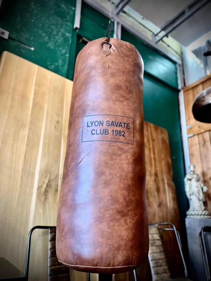 Un sac de frappe vintage dans une boutique