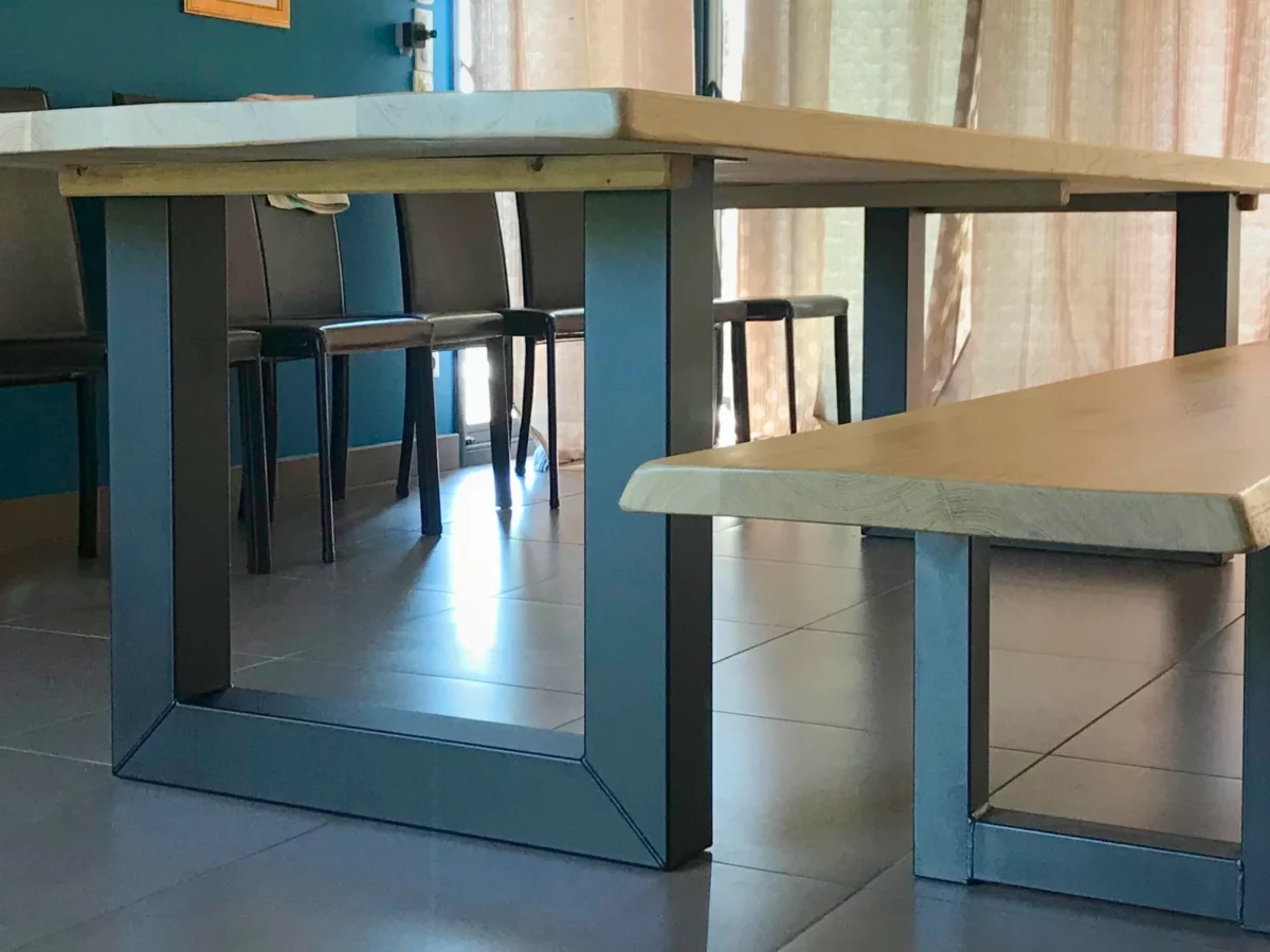 Des pieds de table à manger U larges